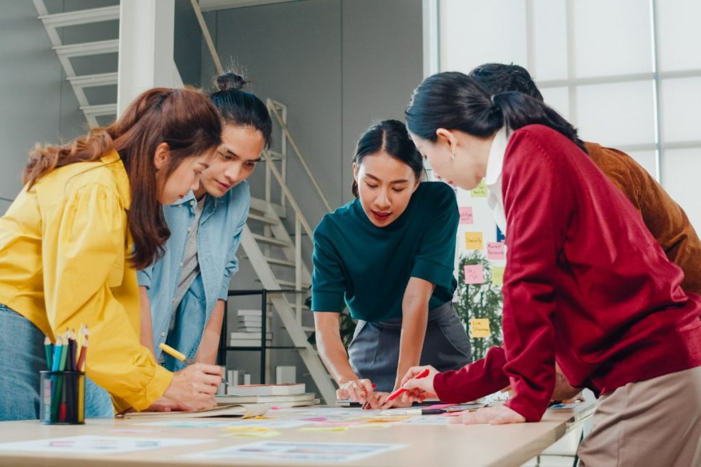 How to Build a Thriving Workplace Culture for Employee Success