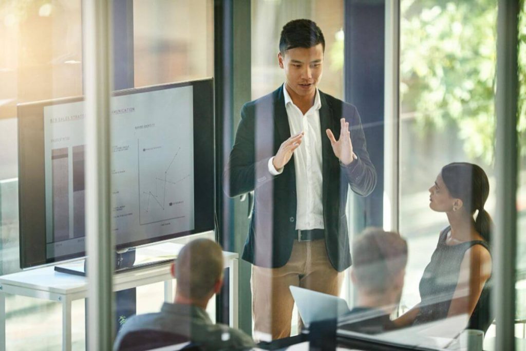 Leadership communication skills that build strong, aligned, and high-performing teams